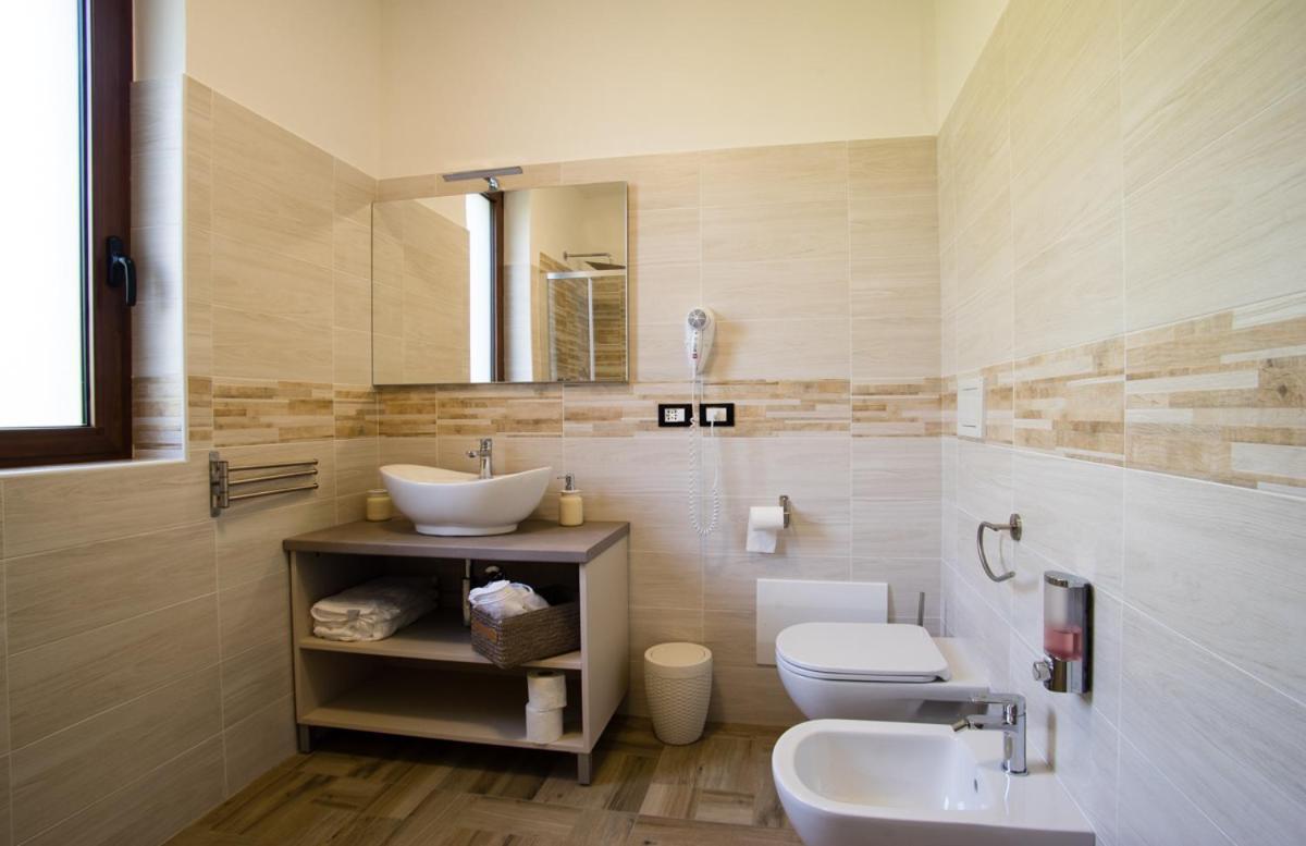 B&B Zac House โตยราโน ภายนอก รูปภาพ