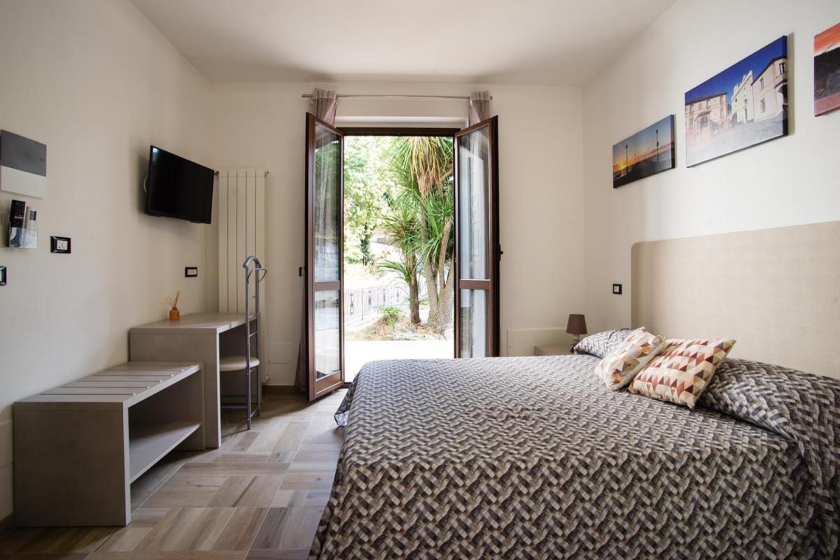 B&B Zac House โตยราโน ภายนอก รูปภาพ