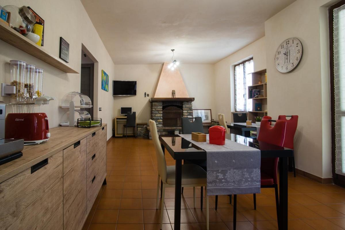 B&B Zac House โตยราโน ภายนอก รูปภาพ