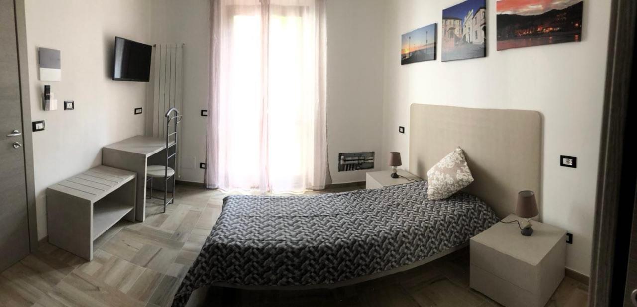B&B Zac House โตยราโน ภายนอก รูปภาพ